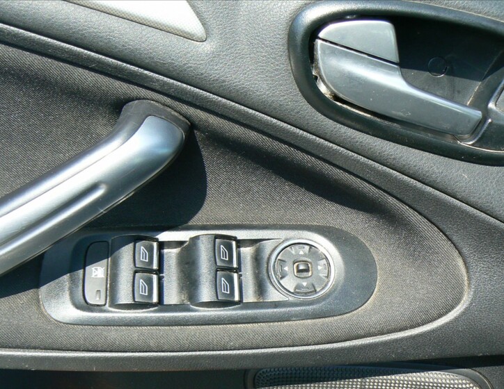 Ford S-MAX 9