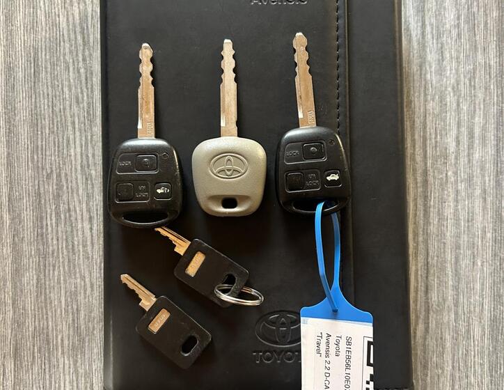 Toyota Avensis 77