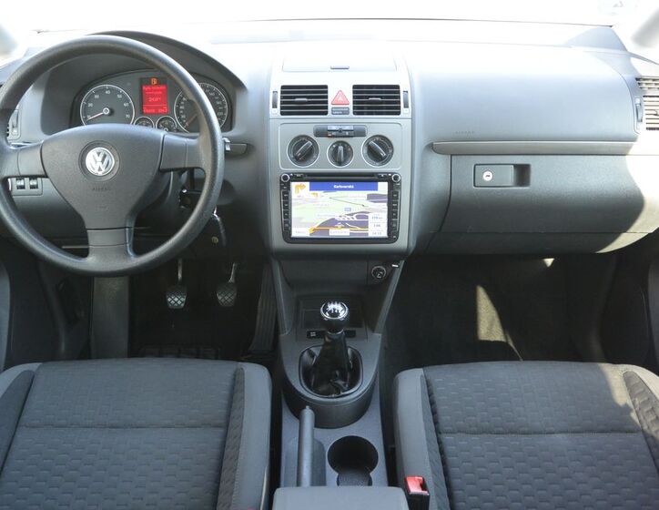 Volkswagen Touran 11