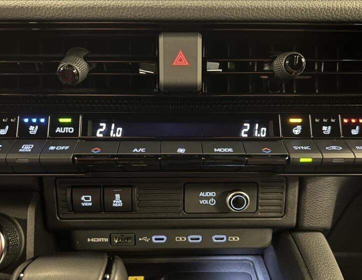 Toyota Land Cruiser 11