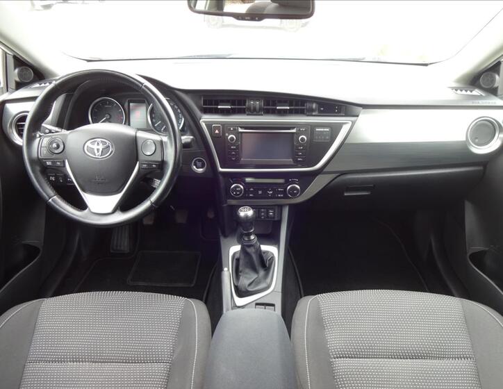 Toyota Auris 33