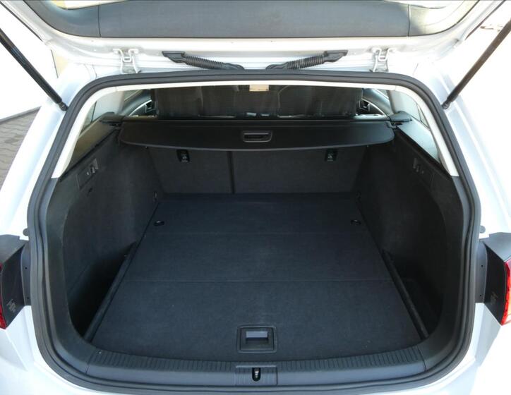 Volkswagen Golf 13