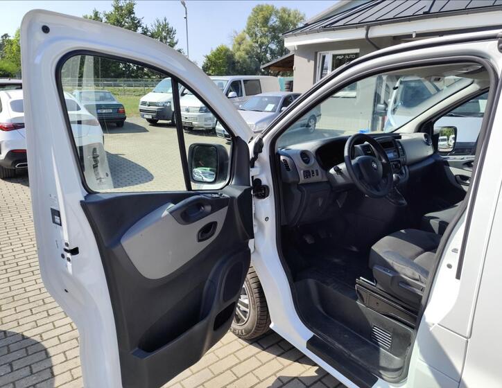 Renault Trafic 10