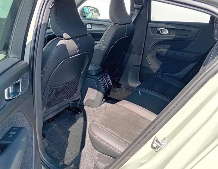 Volvo C40 13