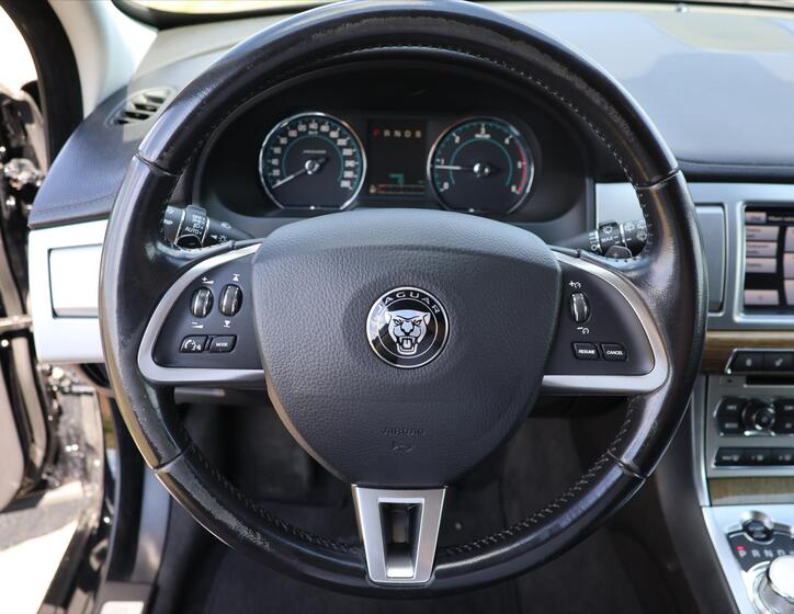 Jaguar XF 20