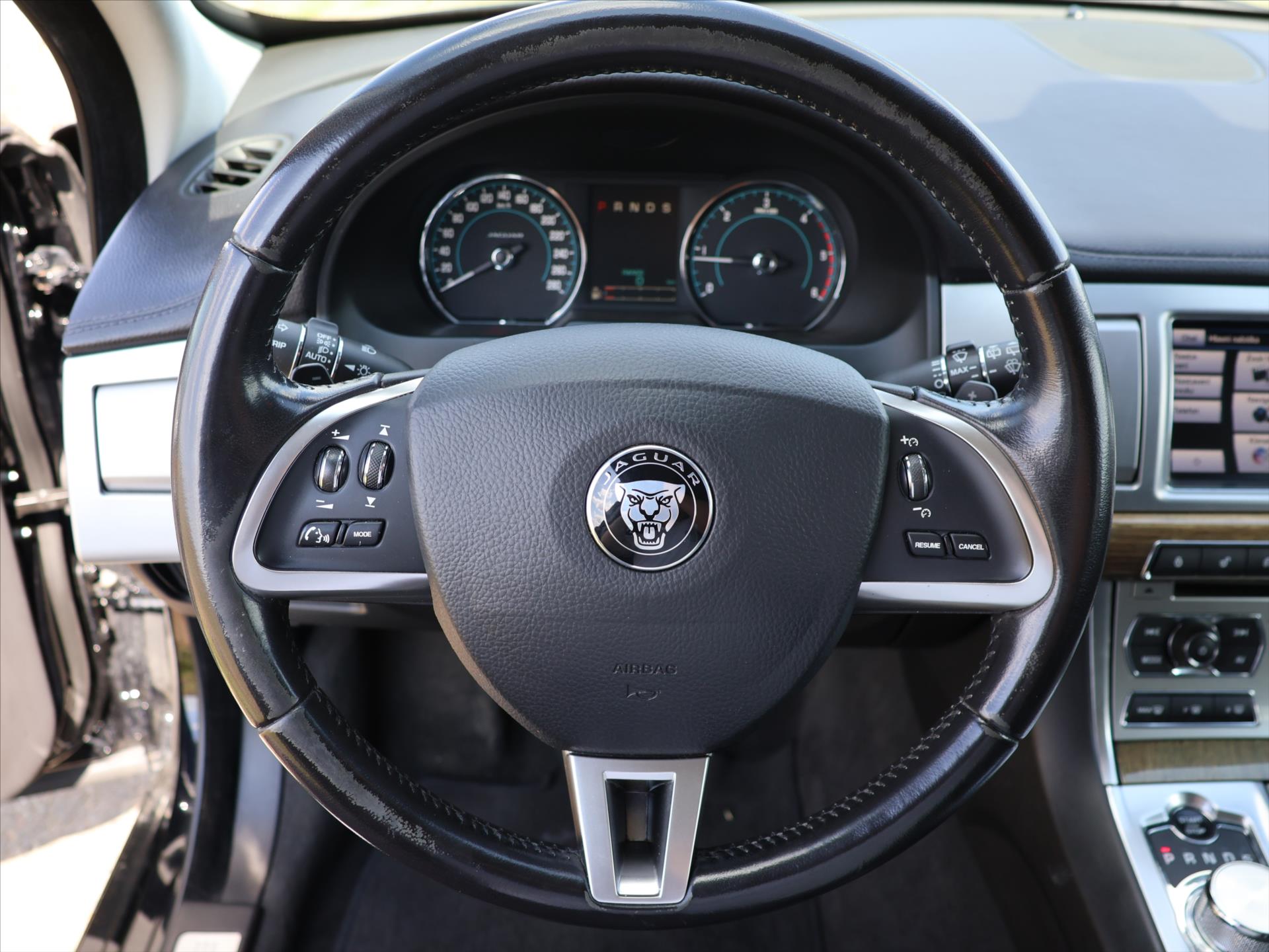 Jaguar XF