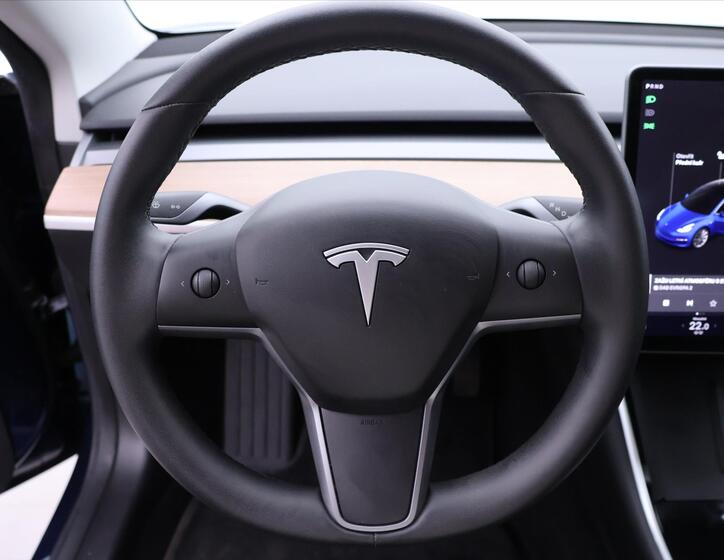 Tesla Model 3 18
