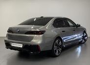 BMW i7 9