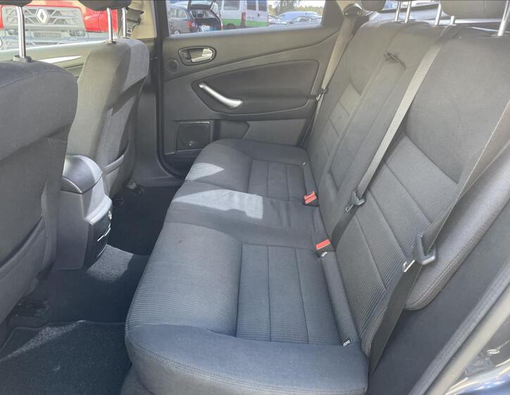 Ford Mondeo 27