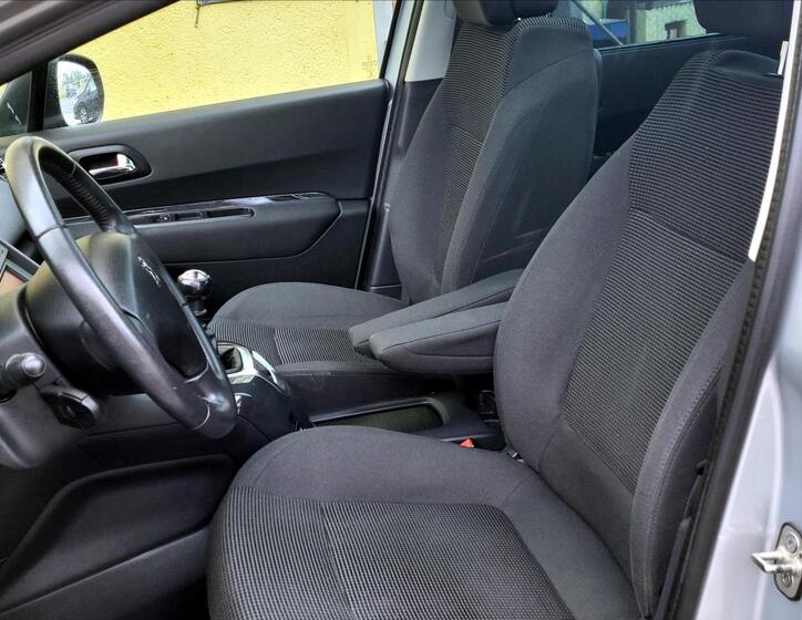 Peugeot 5008 28