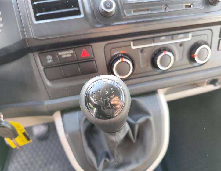 Volkswagen Transporter 18
