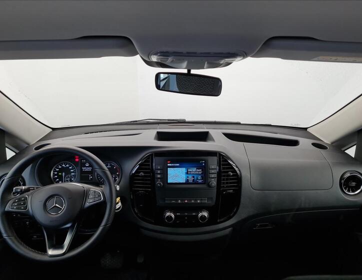 Mercedes-Benz Vito 13