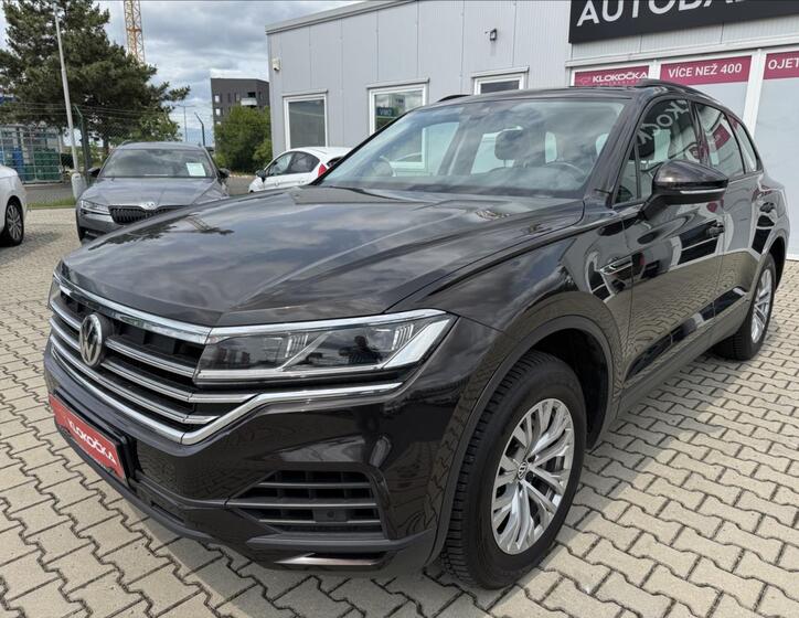 Volkswagen Touareg 1