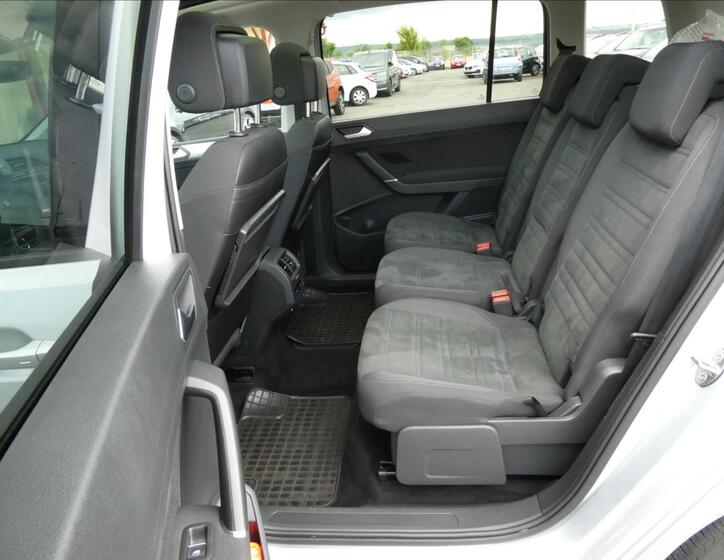 Volkswagen Touran 25