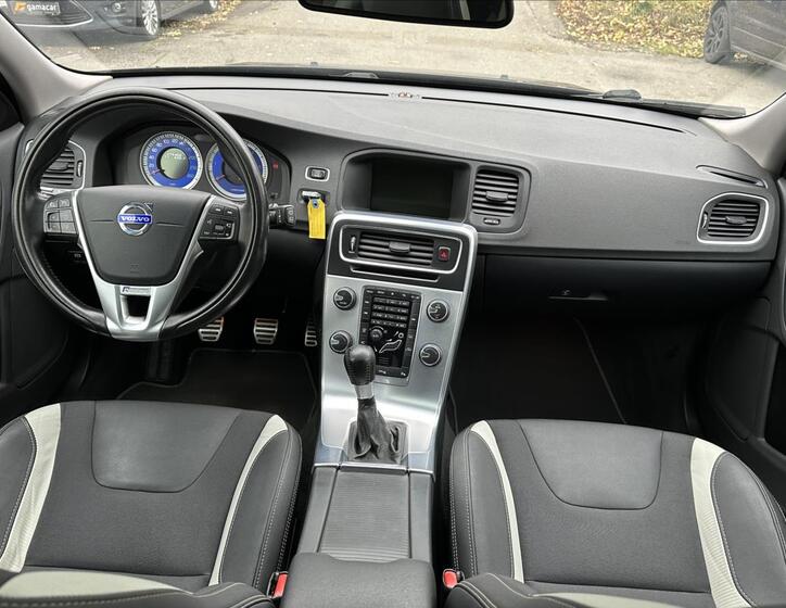 Volvo V60 31