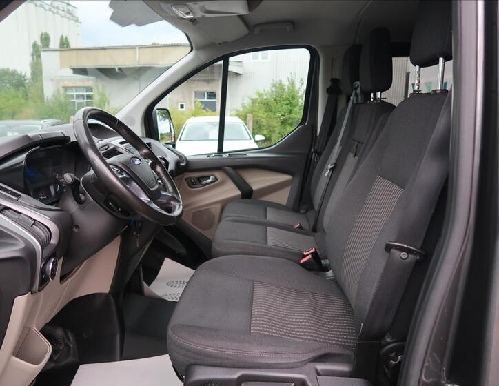 Ford Transit Custom 11