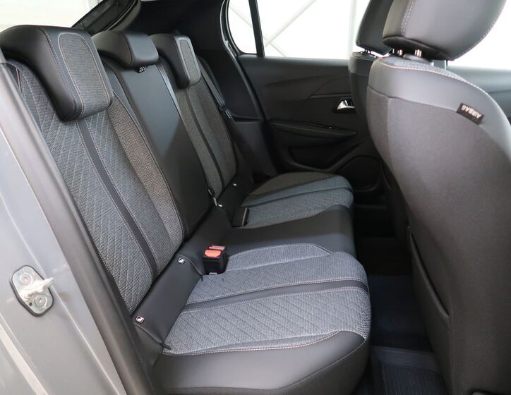 Peugeot 208 29