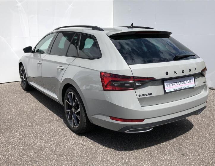 Škoda Superb 9