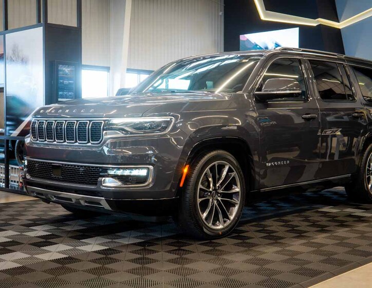 Jeep Wagoneer 13