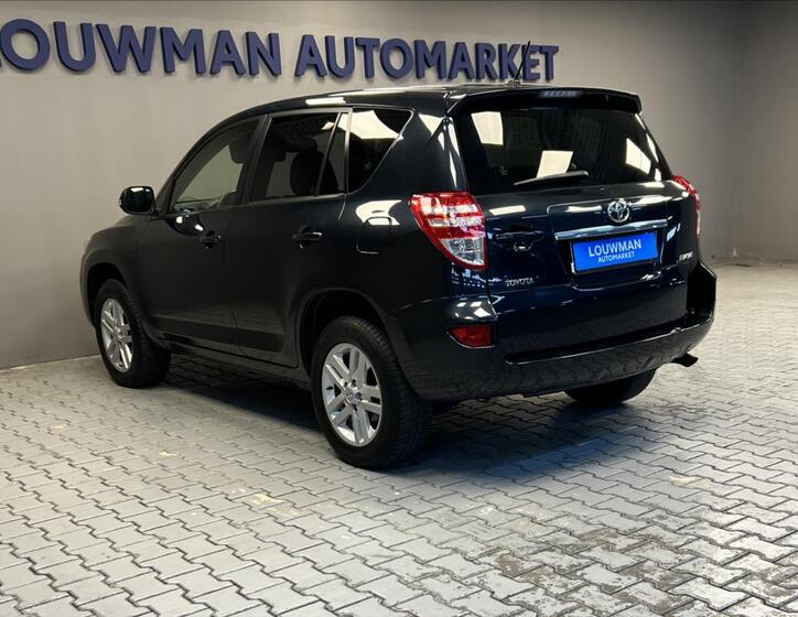 Toyota RAV4 13