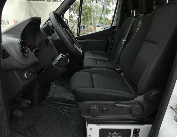 Mercedes-Benz Sprinter 16