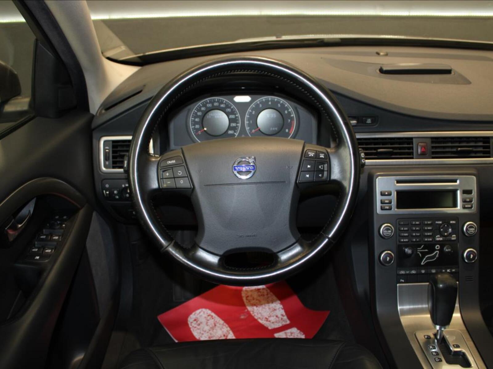 Volvo V70 25