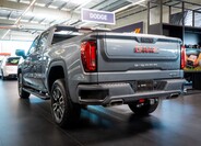 GMC Sierra 3