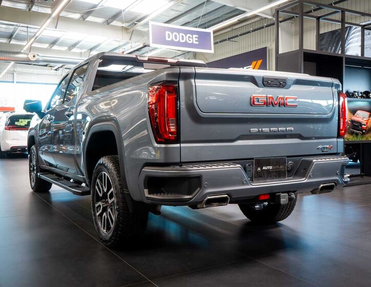 GMC Sierra 3