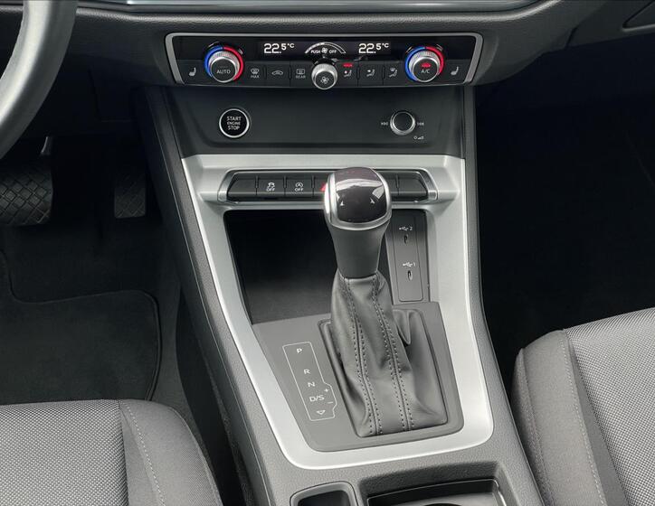 Audi Q3 13