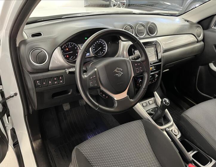 Suzuki Vitara 6