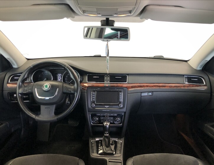 Škoda Superb 14