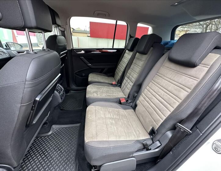 Volkswagen Touran 11