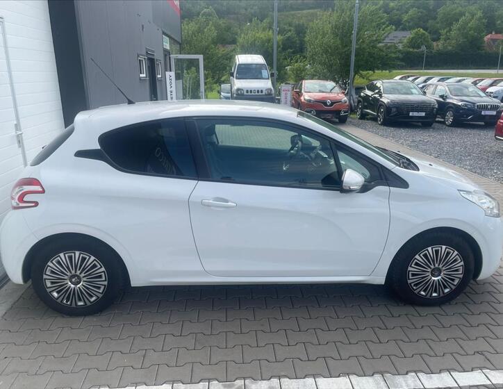 Peugeot 208 4