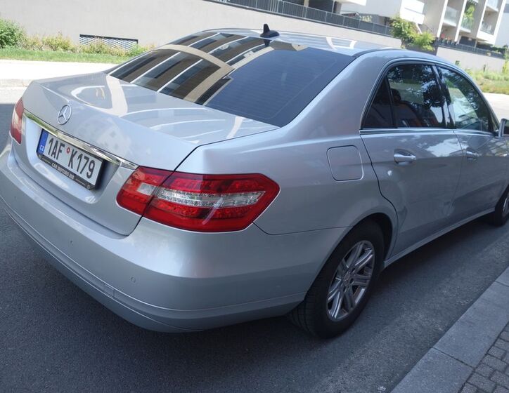 Mercedes-Benz Třídy E 8