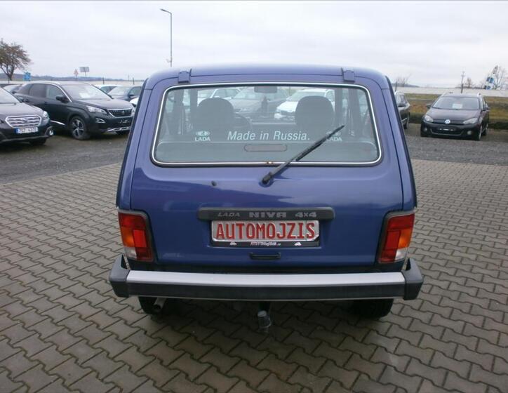 Lada Niva 9
