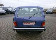 Lada Niva 9