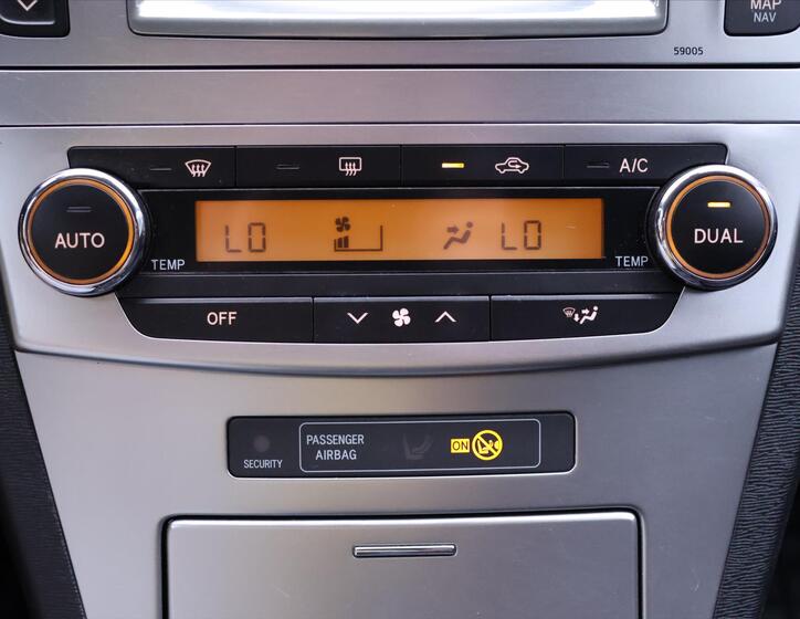 Toyota Avensis 23