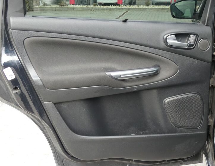Ford Galaxy 25