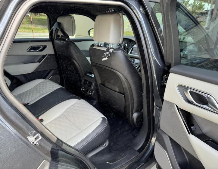 Land Rover Range Rover Velar 12