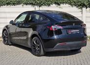 Tesla Model Y 4