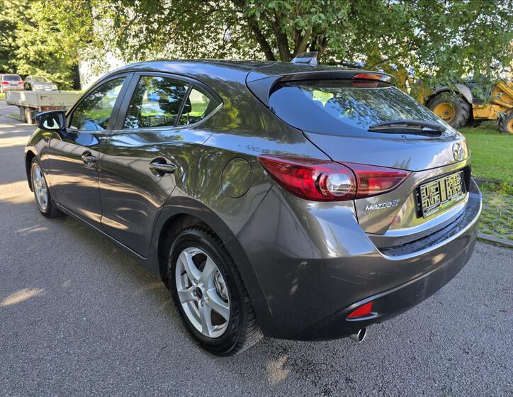 Mazda 3 4