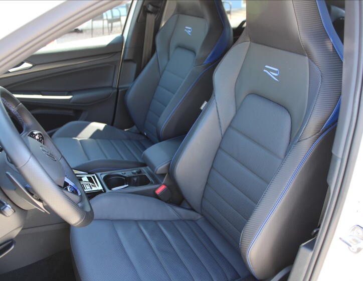 Volkswagen Golf 32