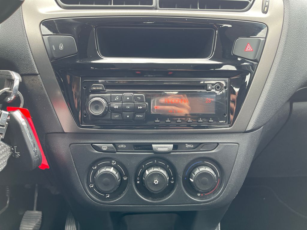 Peugeot 301