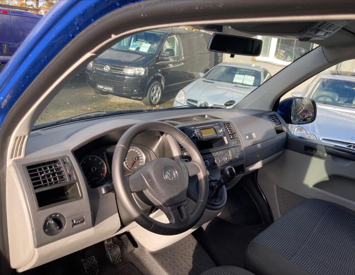 Volkswagen Caravelle 13
