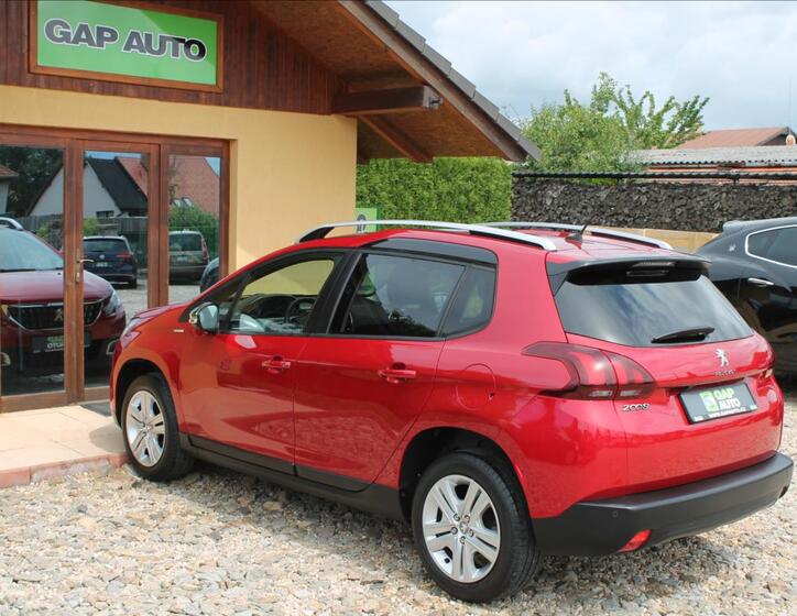 Peugeot 2008 4