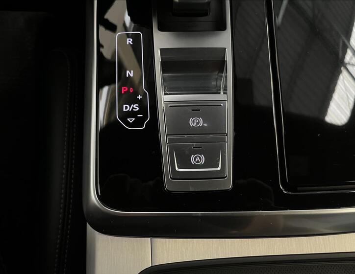 Audi Q8 17