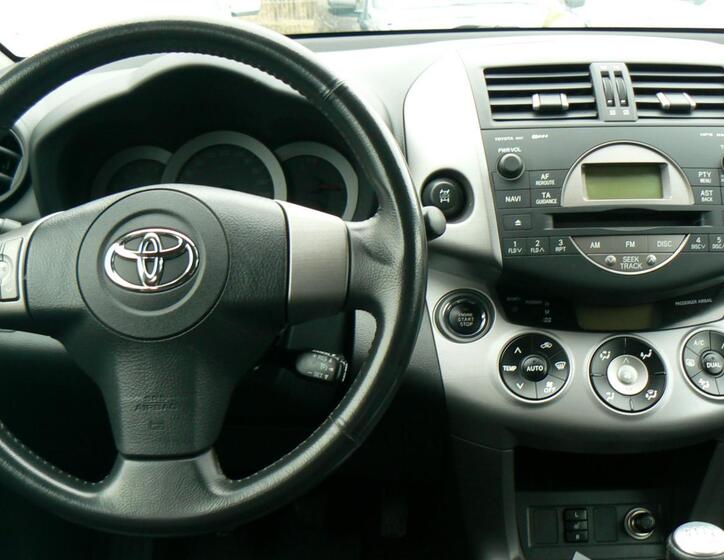 Toyota RAV4 12