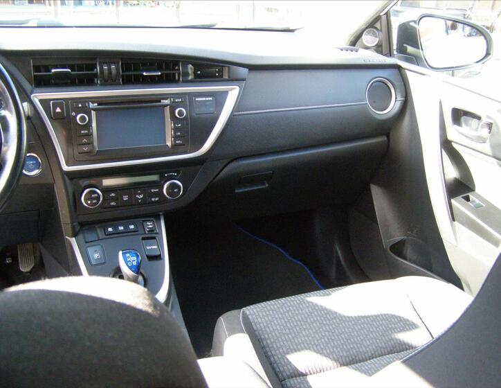 Toyota Auris 18