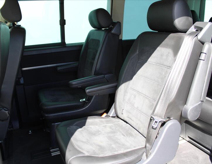 Volkswagen Multivan 12