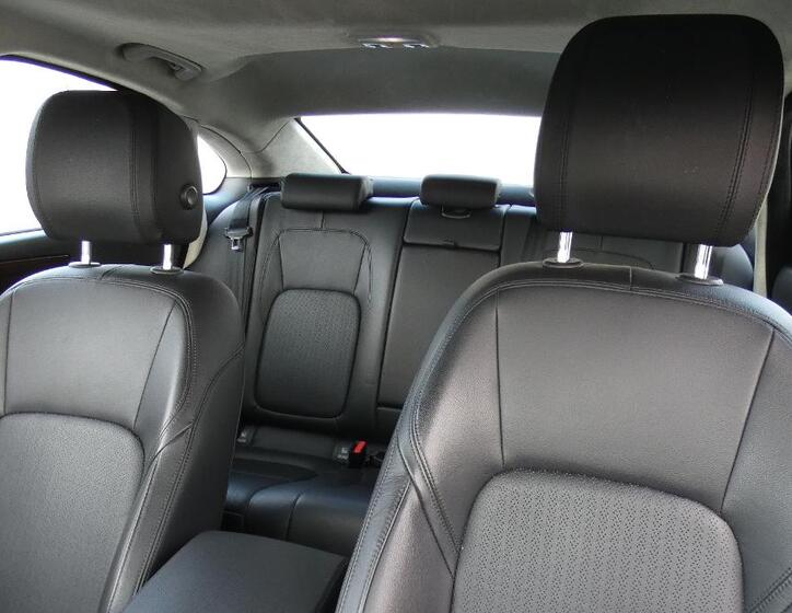 Jaguar XF 7